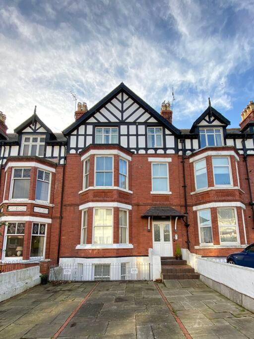 Central Llandudno, Private Parking Near To Beach, Pier & Shops Extérieur photo