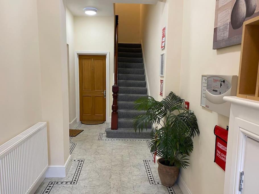 Central Llandudno, Private Parking Near To Beach, Pier & Shops Extérieur photo